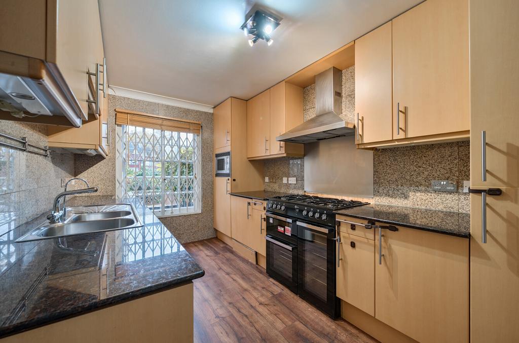 1373570-18-6907cd...