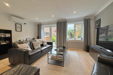 3 bedroom detached house for sale, Tarrant Green, Warfield, Bracknell