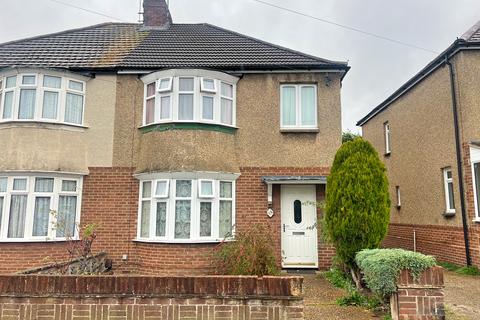 undefined, Coronation Road, Aldershot GU11