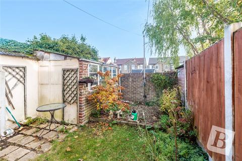 3 bedroom semi-detached house for sale, Margaret Close, Gidea Park, RM2