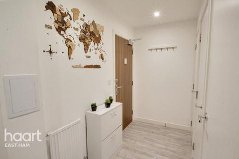 undefined, SAINT PIER Court, LONDON