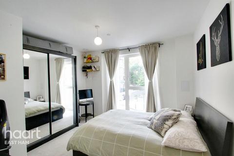 undefined, SAINT PIER Court, LONDON