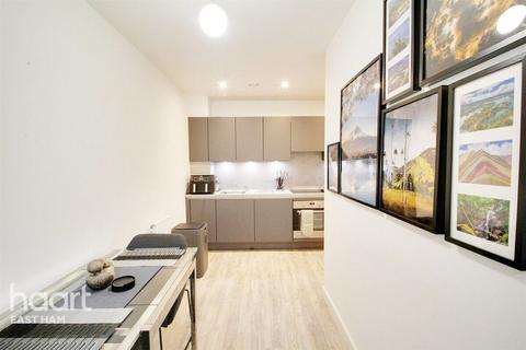 undefined, SAINT PIER Court, LONDON