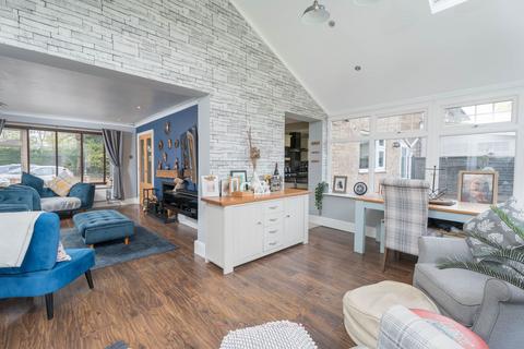 undefined, Harewood Close, Crawley RH10