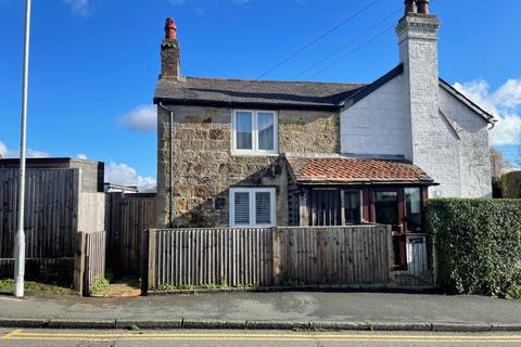 2 bedroom semi-detached house for sale, Queens Road, East Sussex TN6