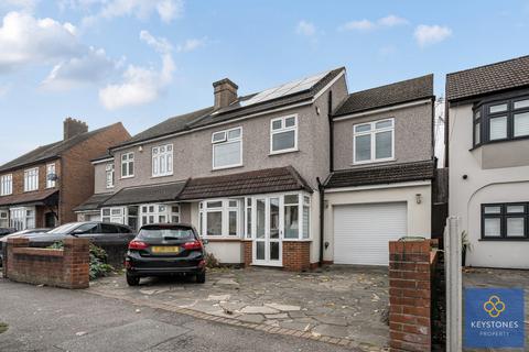 4 bedroom semi-detached house for sale, Mawney Road, Romford, RM7