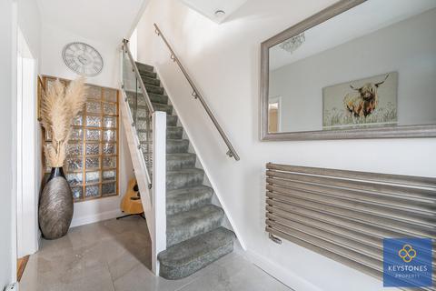 4 bedroom semi-detached house for sale, Mawney Road, Romford, RM7