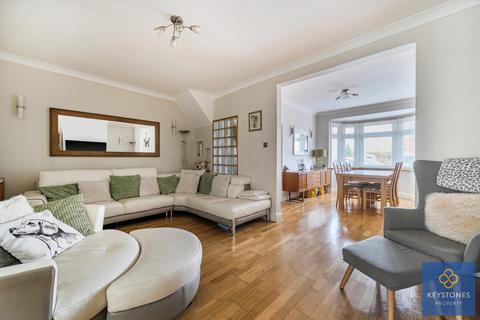 4 bedroom semi-detached house for sale, Mawney Road, Romford, RM7