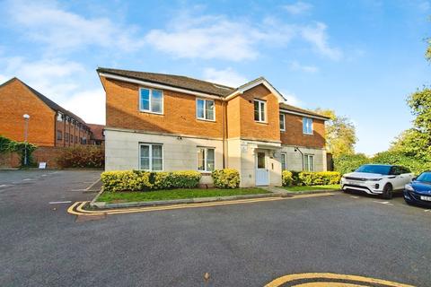 2 bedroom flat for sale, St Lukes Court, Hatfield, AL10
