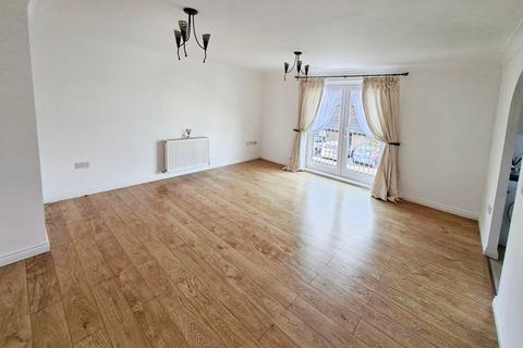 2 bedroom flat for sale, St Lukes Court, Hatfield, AL10