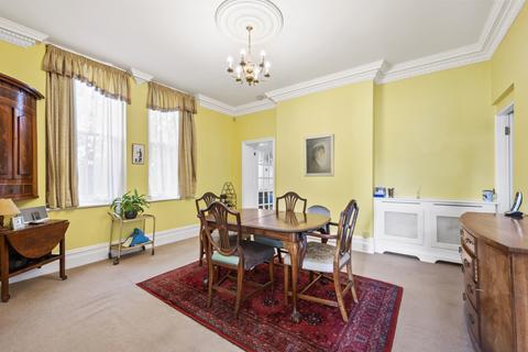 3 bedroom apartment for sale, Avenue South, Surbiton KT5