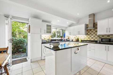3 bedroom apartment for sale, Avenue South, Surbiton KT5