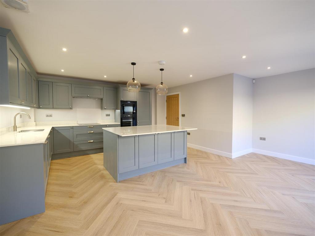 Dining kitchen