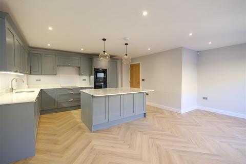 4 bedroom semi-detached house for sale, Greenhill Bank Road, Holmfirth HD9