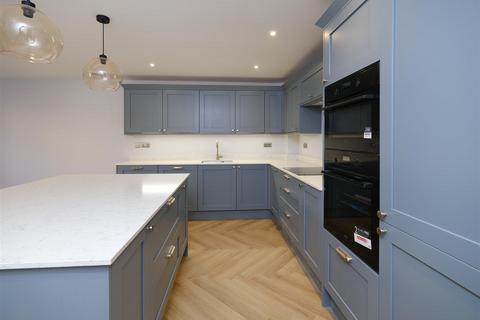 4 bedroom semi-detached house for sale, Greenhill Bank Road, Holmfirth HD9
