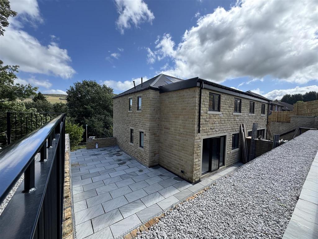 Plot 1 side patio