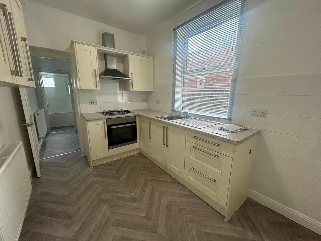 Kitchen 1.jpg