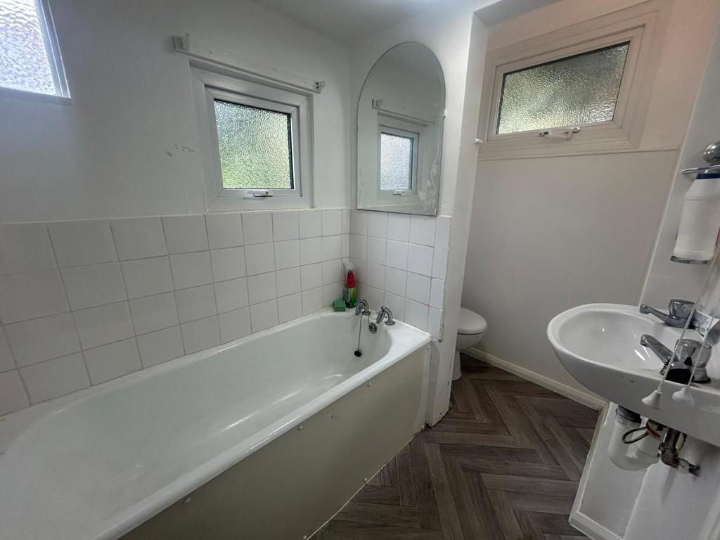 Bath 1.jpg