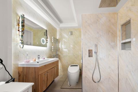32 Westcott Crescent, London, W7 1PA