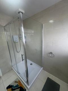 1 bedroom in a house share to rent, Langley Crescent, Hayes UB3