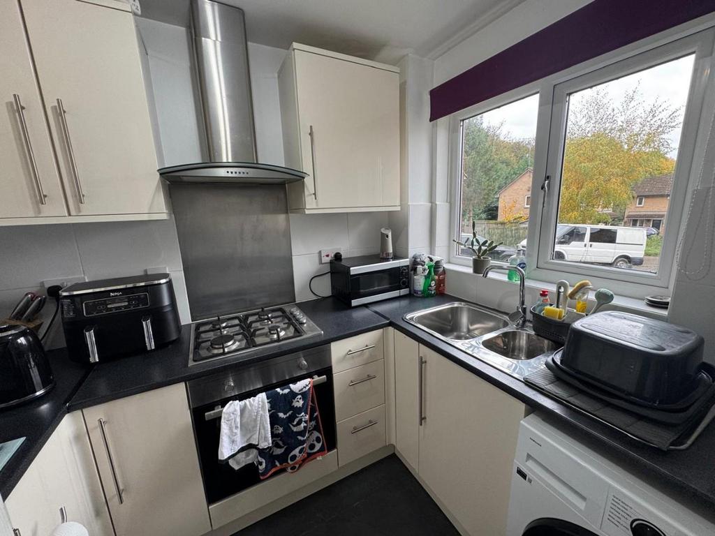 Kitchen 1.jpg