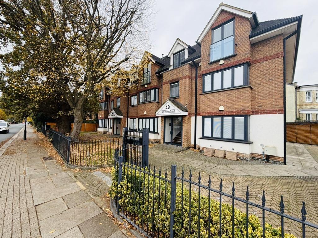 Newly built, one-bedroom apartment on The Ridgewa
