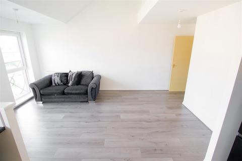 2 bedroom apartment to rent, Thackhall Street, Coventry CV2