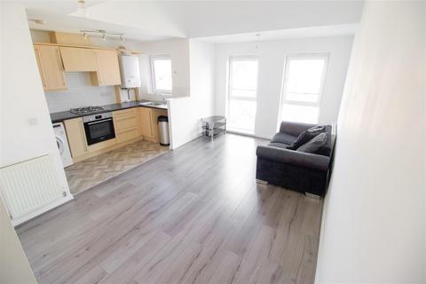 2 bedroom apartment to rent, Thackhall Street, Coventry CV2