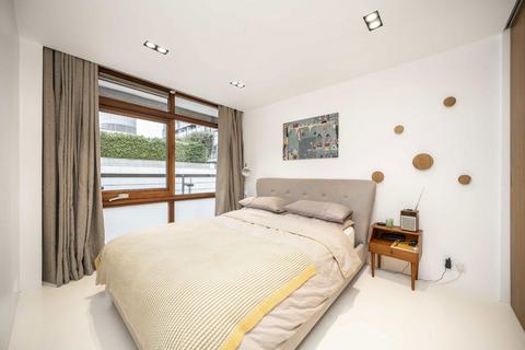 2 bedroom flat for sale, Barbican, London EC2Y