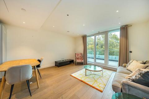 2 bedroom flat to rent, Queenstown Road, London SW11
