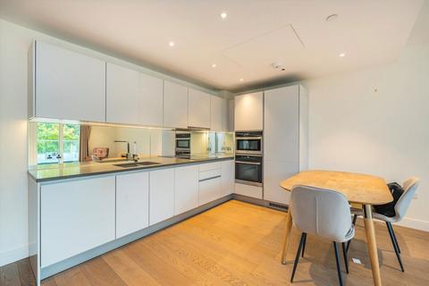 2 bedroom flat to rent, Queenstown Road, London SW11