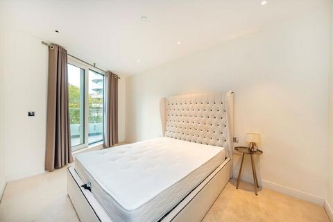 2 bedroom flat to rent, Queenstown Road, London SW11
