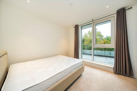 2 bedroom flat to rent, Queenstown Road, London SW11