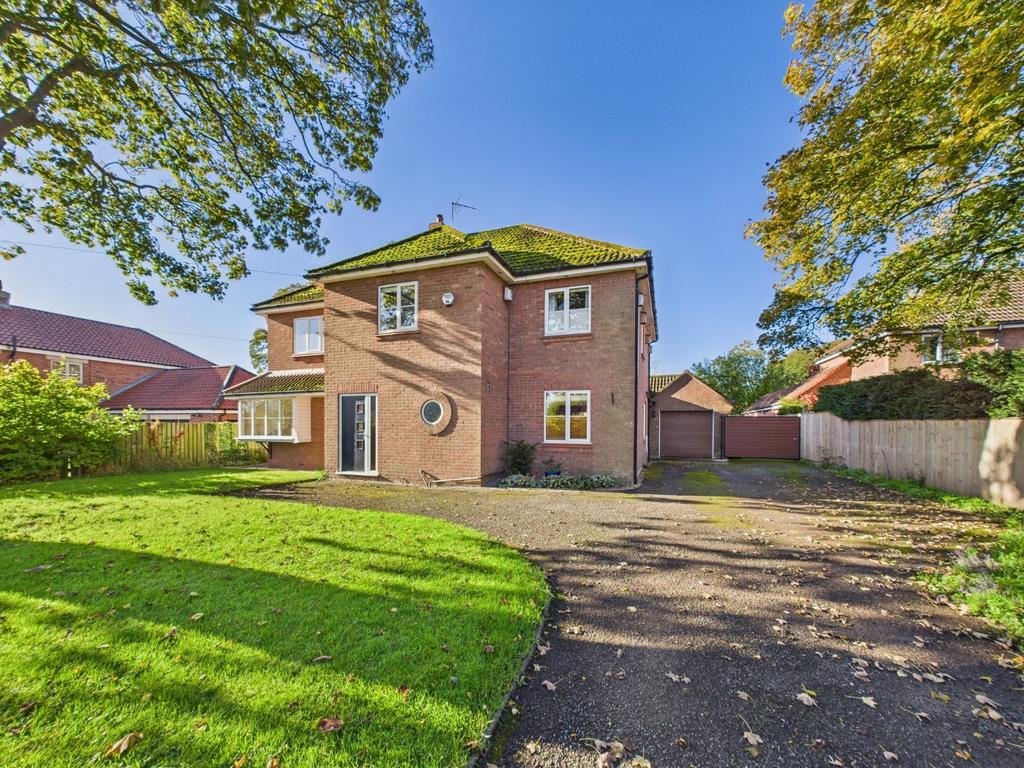 4 Bedroom Detached House - For Sale