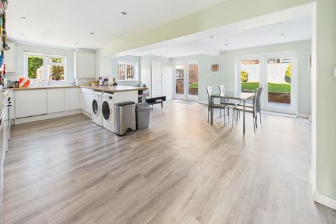 4 bedroom semi-detached house for sale, Coombe Road, Steyning