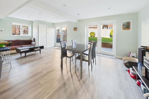4 bedroom semi-detached house for sale, Coombe Road, Steyning