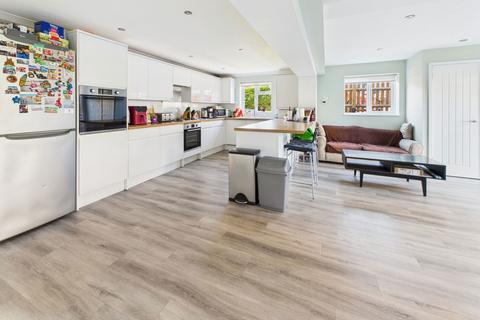 4 bedroom semi-detached house for sale, Coombe Road, Steyning