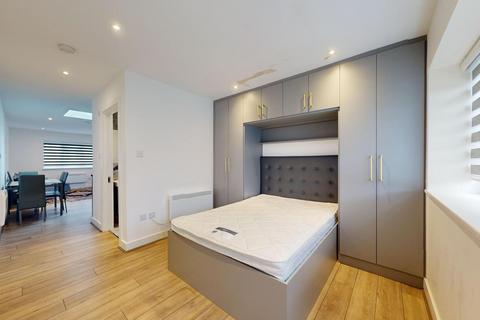 undefined, Oakfield Gardens, Greenford UB6