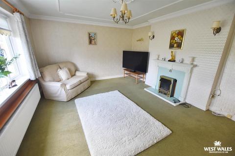 5 bedroom detached bungalow for sale, Crosslanes, Kilgetty