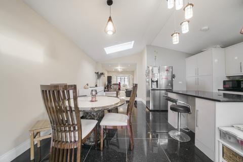 99 Uppingham Avenue, Stanmore, HA7 2HW