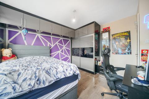 99 Uppingham Avenue, Stanmore, HA7 2HW