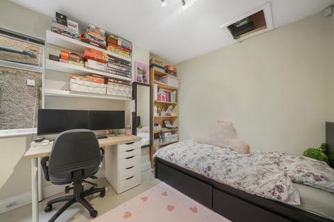 99 Uppingham Avenue, Stanmore, HA7 2HW