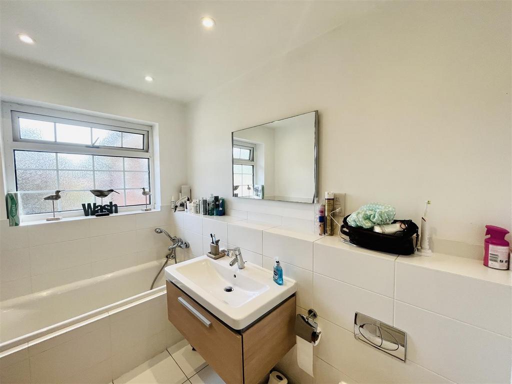 En Suite Bathroom