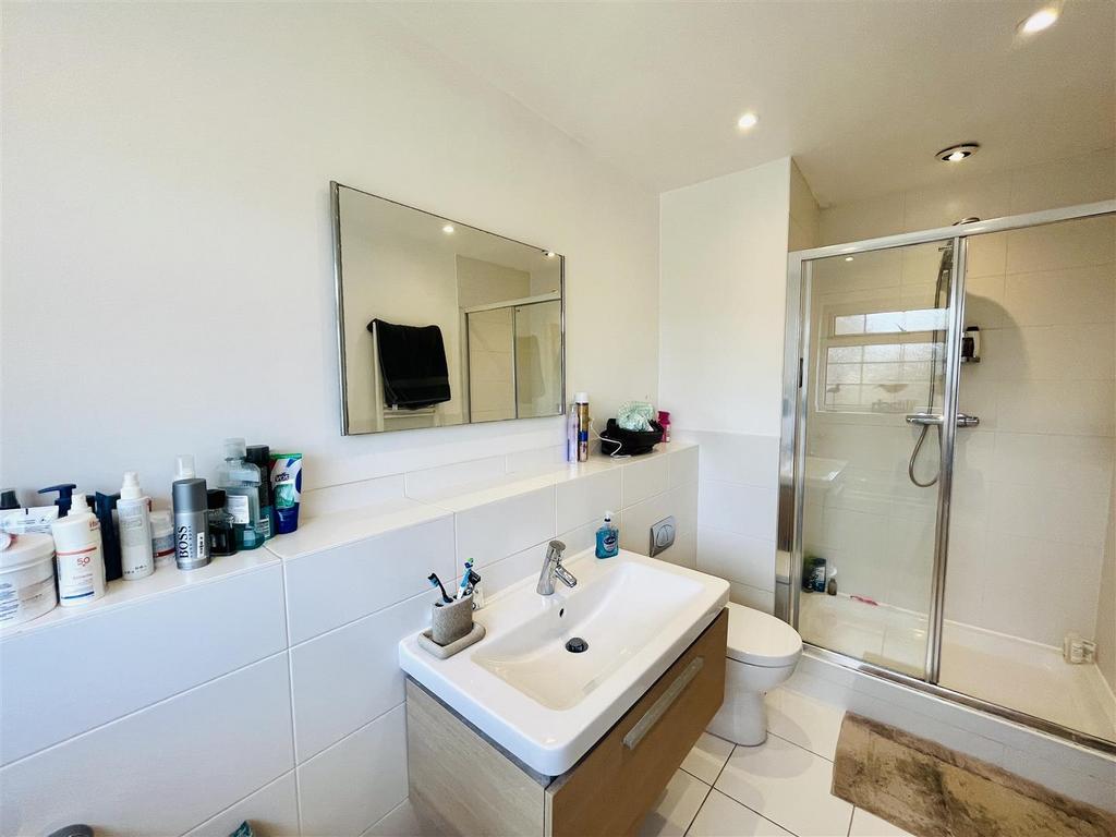 En Suite Bathroom
