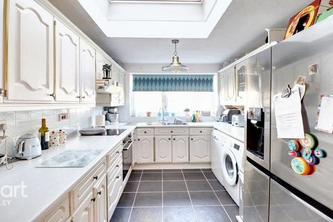 4 bedroom semi-detached house for sale, Clarion Close, Hertfordshire