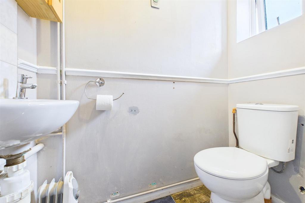 Downstairs WC.jpg