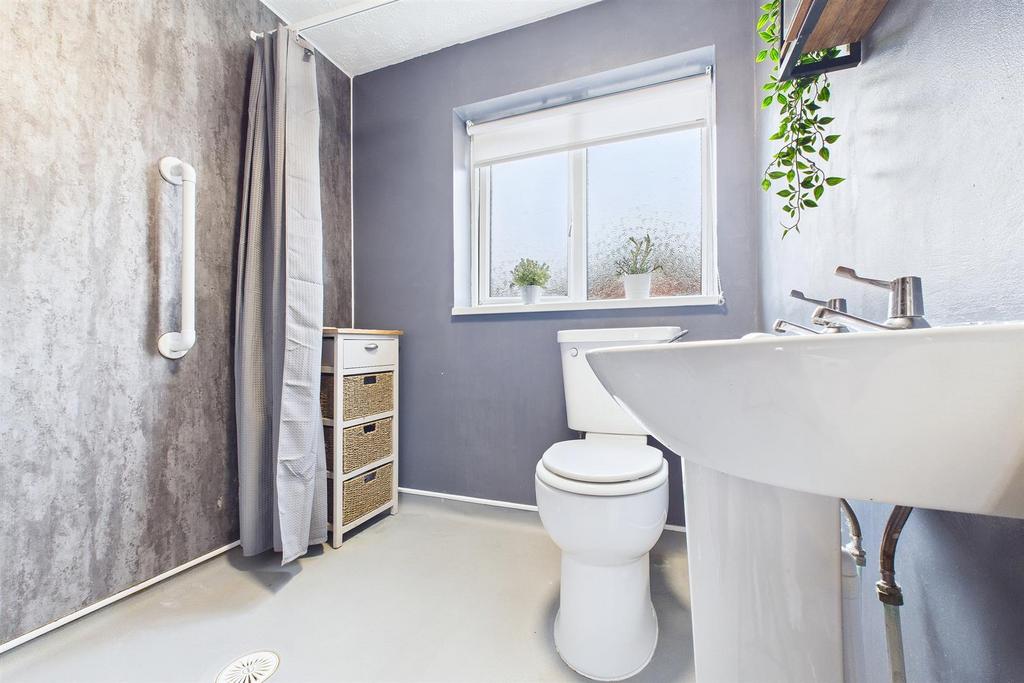 Shower Room.jpg
