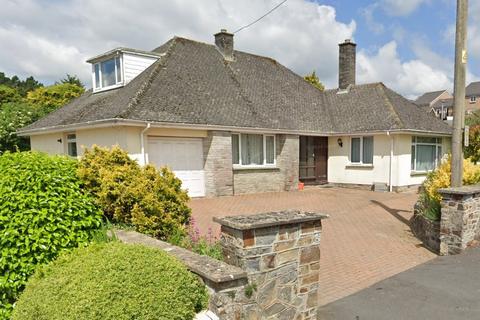 4 bedroom bungalow to rent, Maclins Close, South Molton, EX36