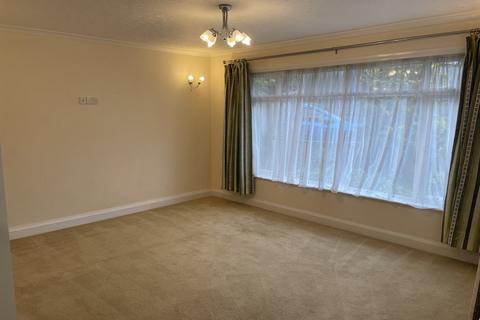 4 bedroom bungalow to rent, Maclins Close, South Molton, EX36