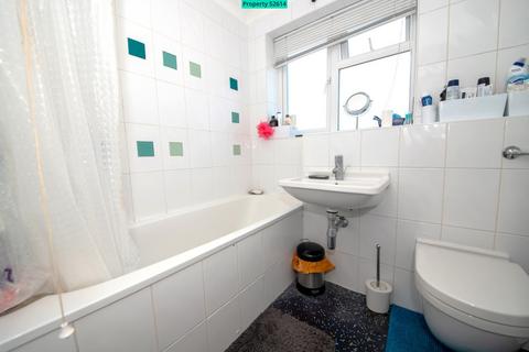 undefined, Southern Way, Farnham, GU9